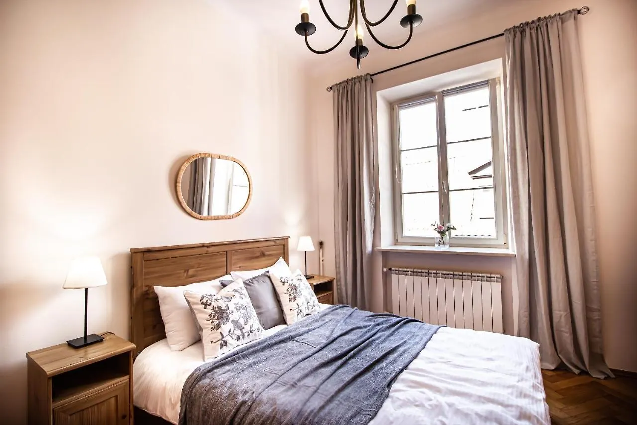 Swietojanska Old Town Apartment Warsaw